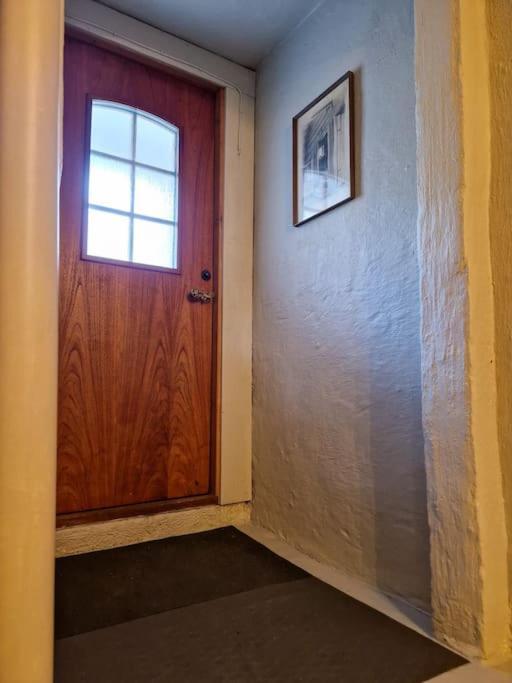 Cosy Ground Floor Apartment With Three Bedrooms 卑爾根 外观 照片